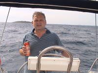 Karlova�ko pom�h� ��dit plachetnici